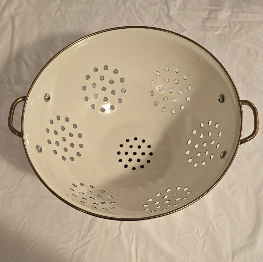 Collander with Floral Accents - White Enamel with Gold Trim - Picture 3 of 4